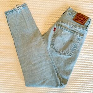 Levi’s 501 Original Crop Jeans – Light Wash (W24 L28)